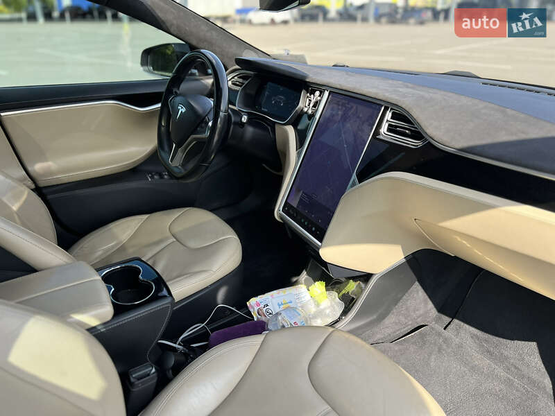 Ліфтбек Tesla Model S 2015 в Запоріжжі