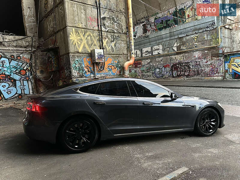 Лифтбек Tesla Model S 2017 в Одессе фото 3 Лифтбек Tesla Model S 2017 в Одессе