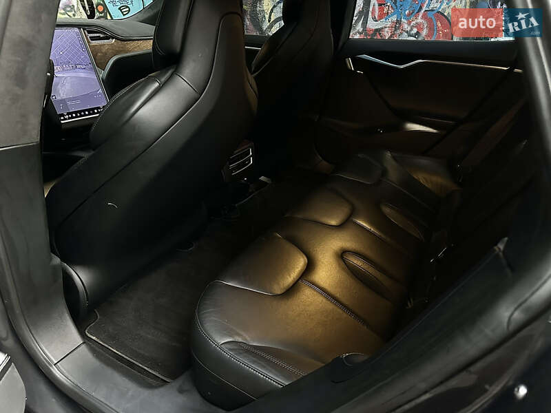 Лифтбек Tesla Model S 2017 в Одессе фото 12 Лифтбек Tesla Model S 2017 в Одессе