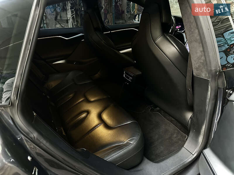 Лифтбек Tesla Model S 2017 в Одессе фото 23 Лифтбек Tesla Model S 2017 в Одессе