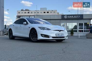 Ліфтбек Tesla Model S 2016 в Києві