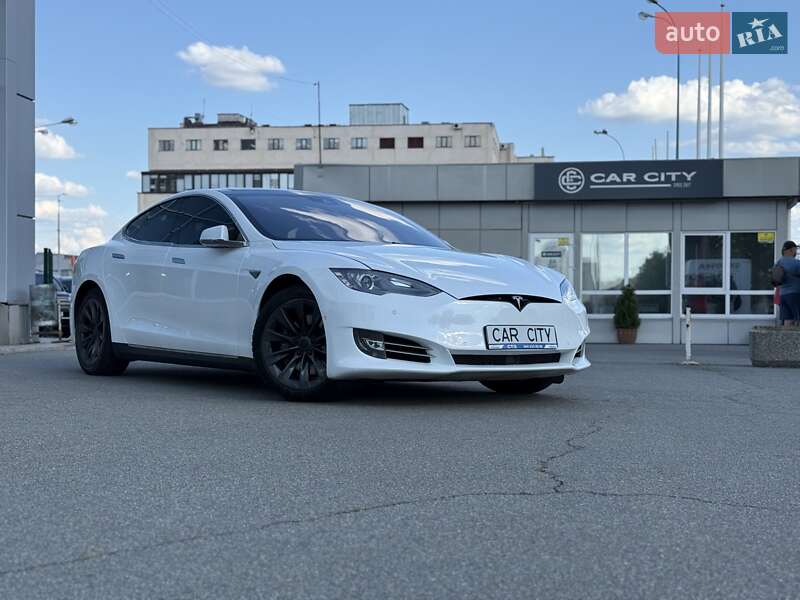 Tesla Model S 2016