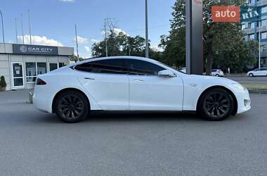 Лифтбек Tesla Model S 2016 в 