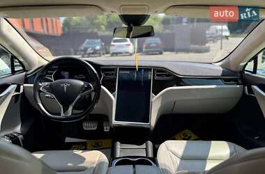 Лифтбек Tesla Model S 2015 в 