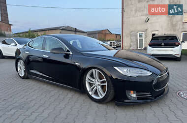 Лифтбек Tesla Model S 2014 в 