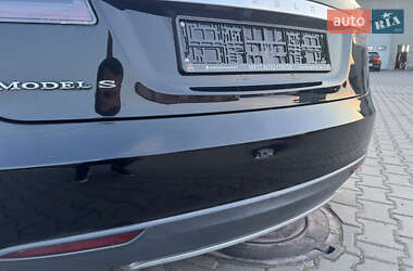 Лифтбек Tesla Model S 2014 в 