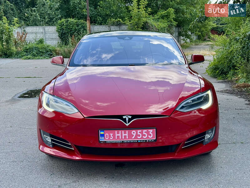 Ліфтбек Tesla Model S 2017 в Черкасах
