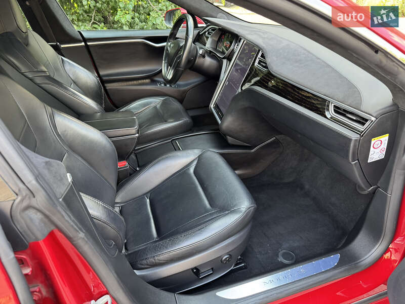 Ліфтбек Tesla Model S 2017 в Черкасах