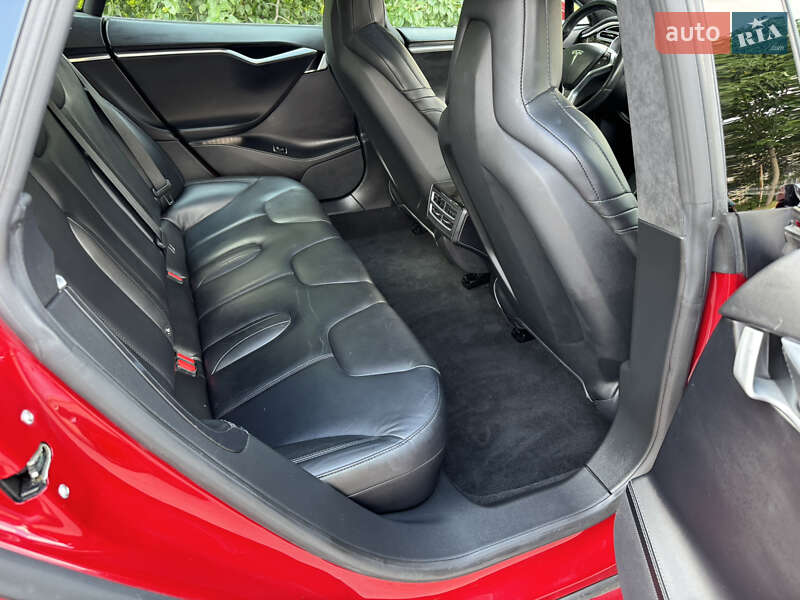 Ліфтбек Tesla Model S 2017 в Черкасах