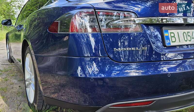 Ліфтбек Tesla Model S 2016 в Шишаках