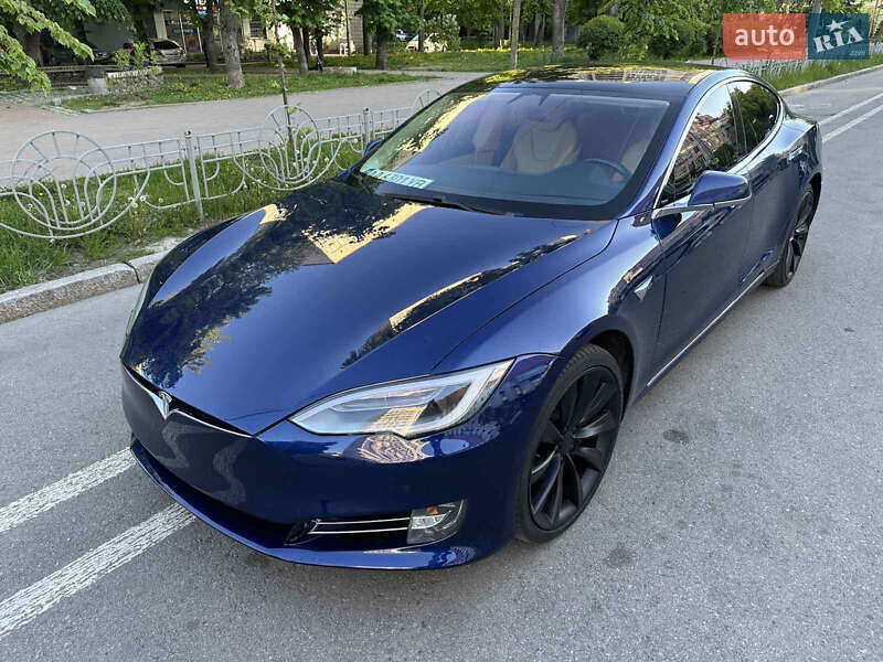 Tesla Model S 2017