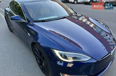 Лифтбек Tesla Model S 2017 в Киеве