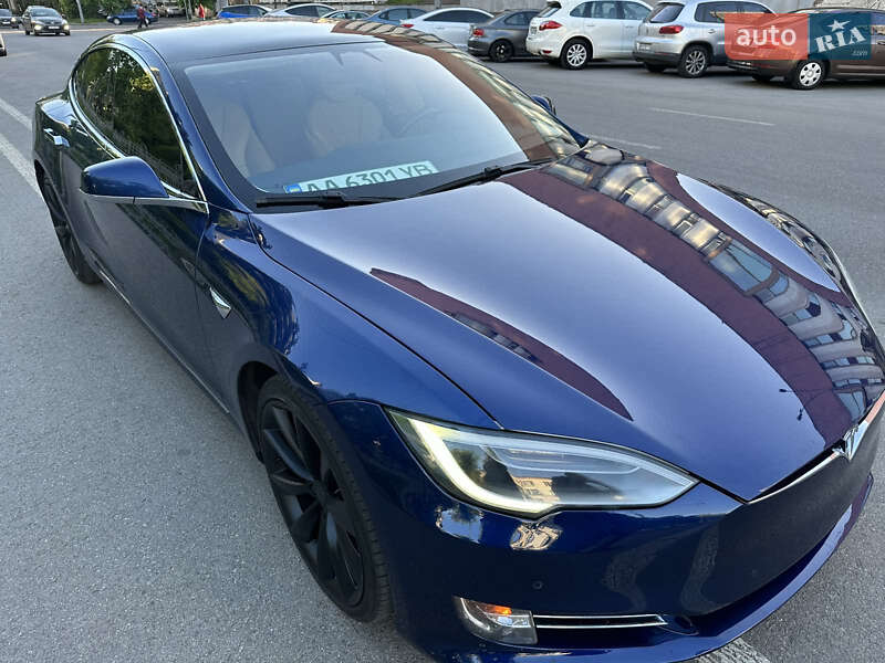 Лифтбек Tesla Model S 2017 в Киеве фото 6 Лифтбек Tesla Model S 2017 в Киеве