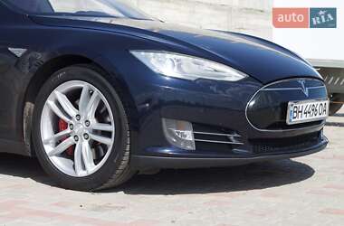 Хэтчбек Tesla Model S 2014 в 
