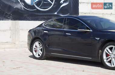Хэтчбек Tesla Model S 2014 в 
