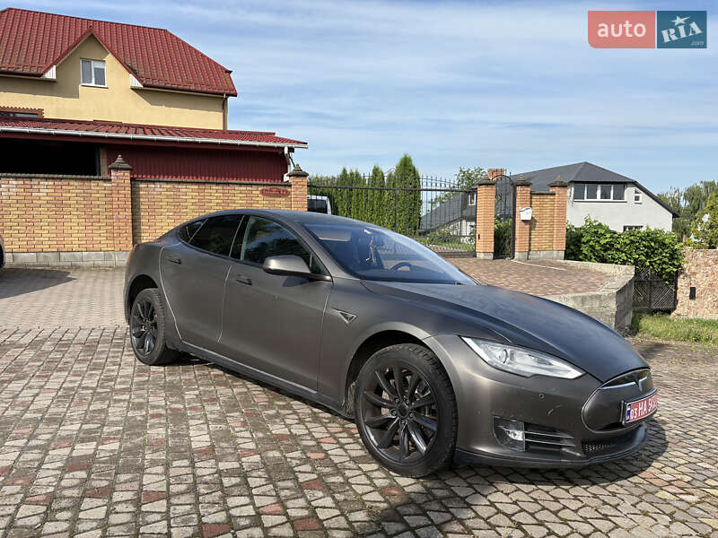 Ліфтбек Tesla Model S 2014 в Рівному