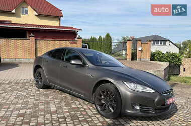 Лифтбек Tesla Model S 2014 в 