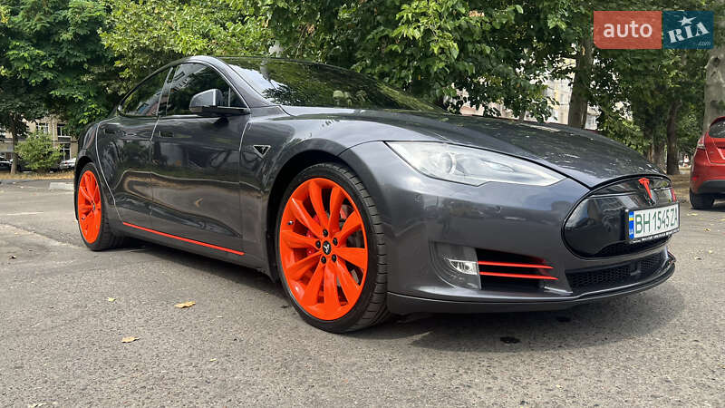 Ліфтбек Tesla Model S 2015 в Одесі