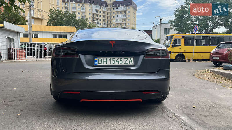 Ліфтбек Tesla Model S 2015 в Одесі