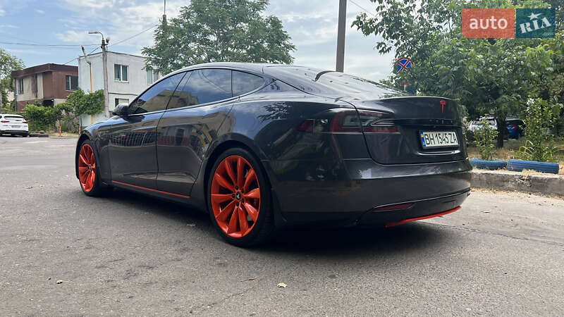 Ліфтбек Tesla Model S 2015 в Одесі
