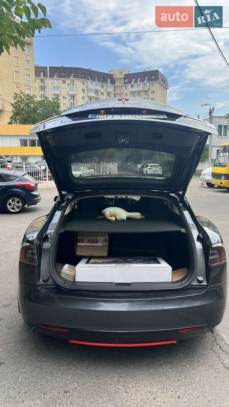 Ліфтбек Tesla Model S 2015 в Одесі