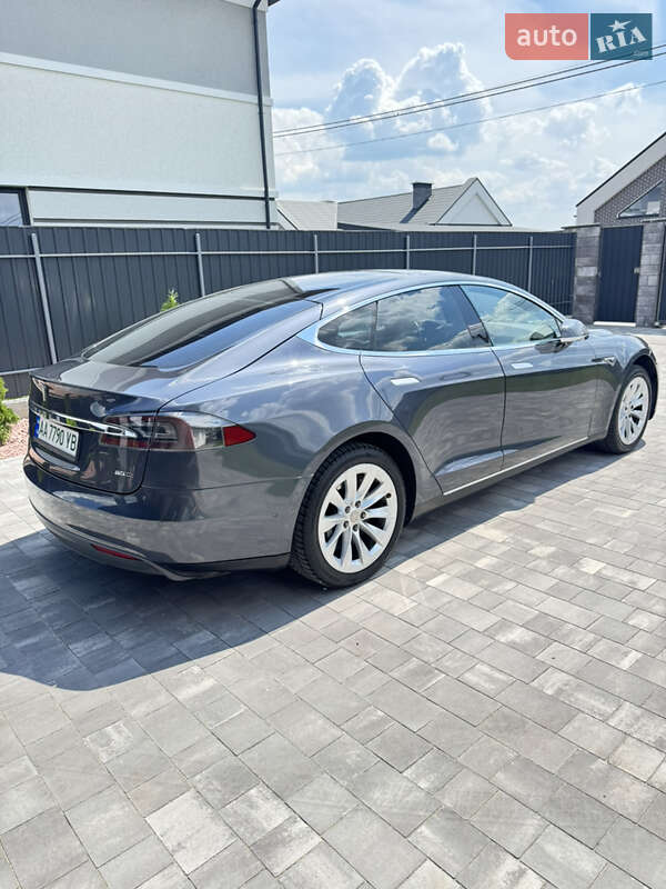 Лифтбек Tesla Model S 2015 в Киеве