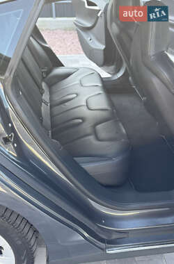 Лифтбек Tesla Model S 2015 в 