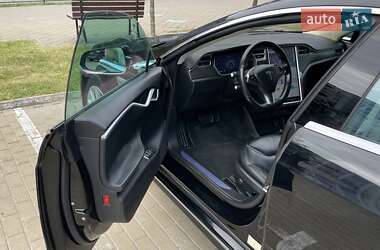 Лифтбек Tesla Model S 2015 в 