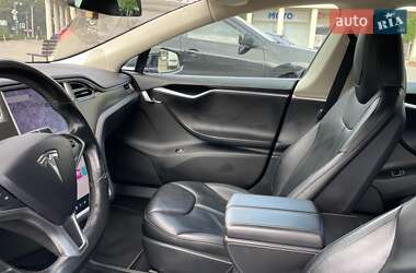 Лифтбек Tesla Model S 2015 в 