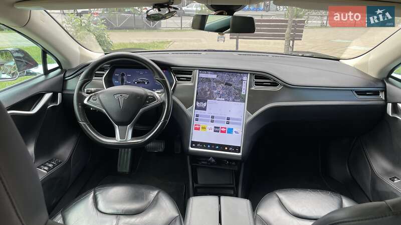 Лифтбек Tesla Model S 2015 в Хмельницком