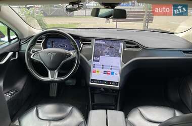 Лифтбек Tesla Model S 2015 в 