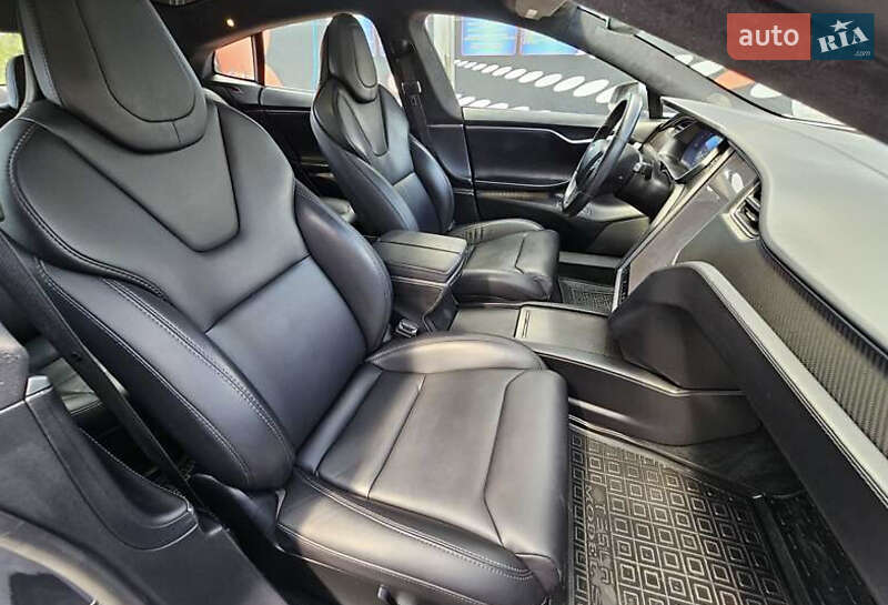 Лифтбек Tesla Model S 2018 в Киеве