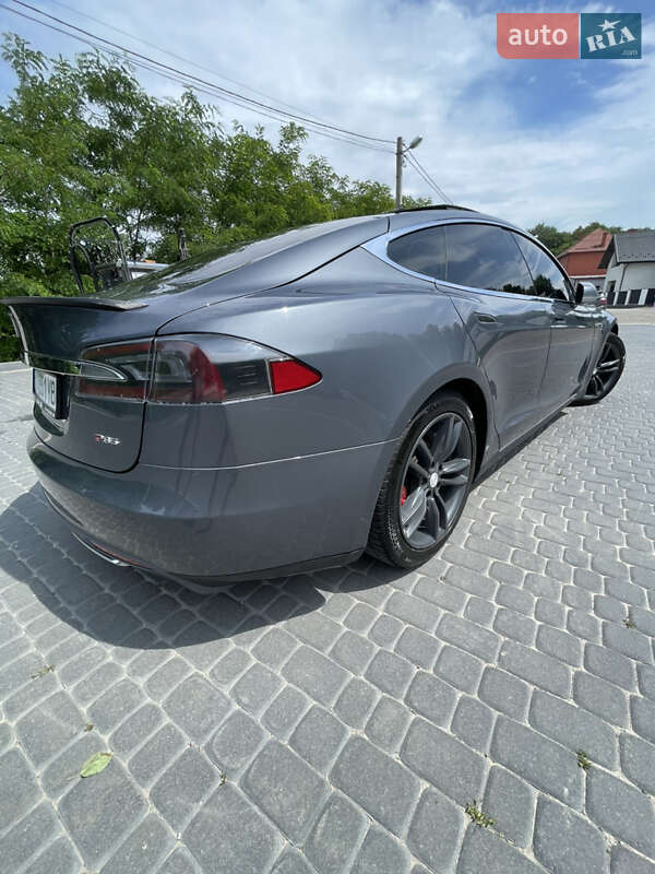 Лифтбек Tesla Model S 2014 в Львове