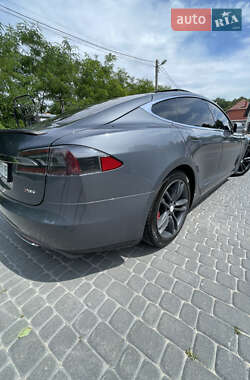 Лифтбек Tesla Model S 2014 в 