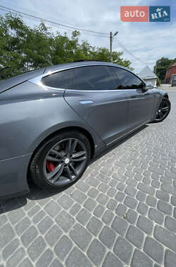 Лифтбек Tesla Model S 2014 в 