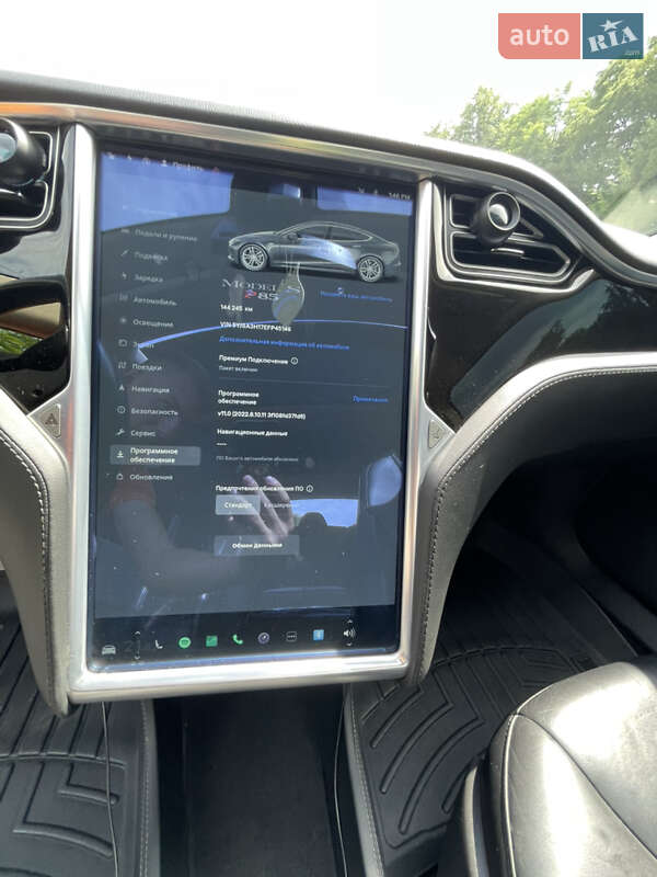 Лифтбек Tesla Model S 2014 в Львове