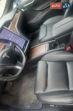 Лифтбек Tesla Model S 2020 в Львове