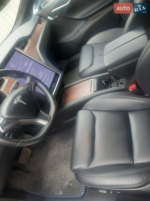 Лифтбек Tesla Model S 2020 в Львове