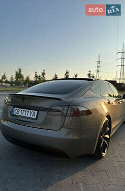 Лифтбек Tesla Model S 2016 в 