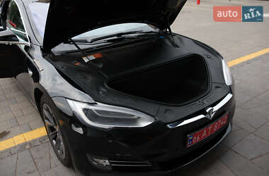 Лифтбек Tesla Model S 2017 в 