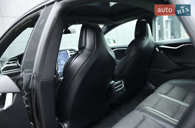 Лифтбек Tesla Model S 2017 в 