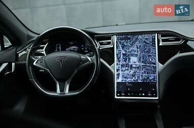 Лифтбек Tesla Model S 2017 в 