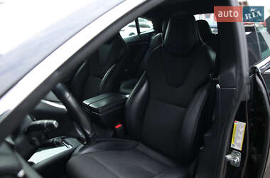 Лифтбек Tesla Model S 2017 в 