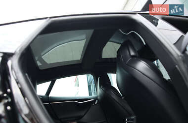 Лифтбек Tesla Model S 2017 в 