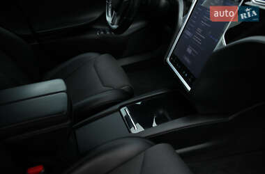 Лифтбек Tesla Model S 2017 в 