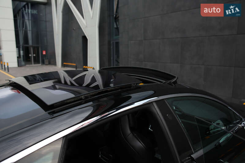 Ліфтбек Tesla Model S 2017 в Житомирі
