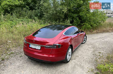 Лифтбек Tesla Model S 2015 в 