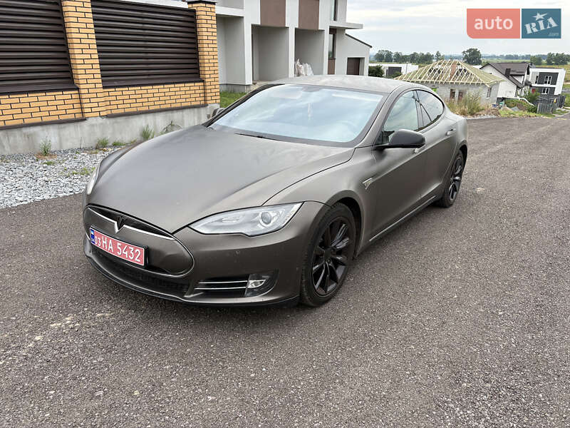Ліфтбек Tesla Model S 2014 в Рівному