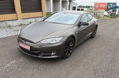 Лифтбек Tesla Model S 2014 в 