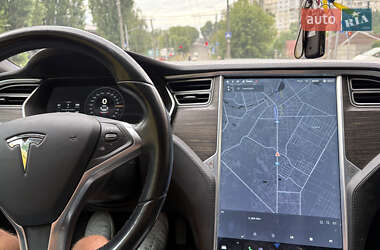 Лифтбек Tesla Model S 2014 в 